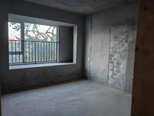 五龙山东南向4室2厅1卫 保利狮子湖135平檀香郡