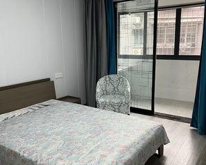 迎凤社区南区,月湖旁温馨两房,南向采光,39平灵动空间