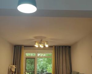 中庚香海小镇 一楼 带 小院 下跃 2室1厅