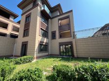 龙山郡合院里的**独栋别墅,374平5室3厅3卫,南向