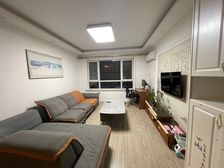 18顶5楼双南两室,头排视野开阔,近大型市场、商超。房东直卖