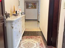 豪华装修,有电梯,满五**,买房送两个车位,和家庭卡拉0 K