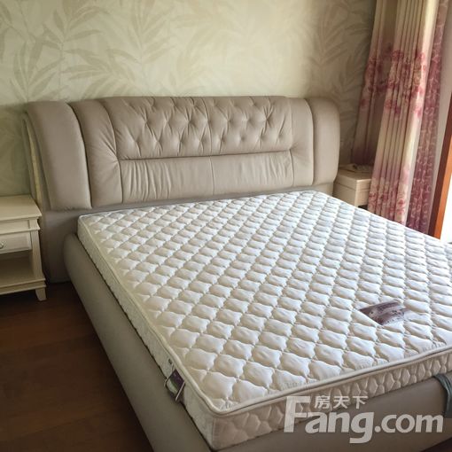 路北凤凰新城鹭港 3室2厅 130㎡ 2200元/月