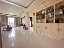 龙泉驿 银河花园二期 4室2厅 163.25㎡ 210万