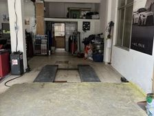 临街旺铺出租 90平汽修店即租即营 月租2500