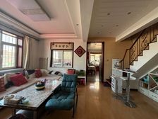 南北通透四跃五,五居室,轻轨对面生活超便利