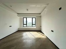 小区绝佳位置 万科翡翠长安带车位 诚意出售