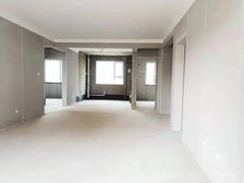 掌舵龙湖洋房,南向四居大户型,户型方正,楼层好,带车位储藏室