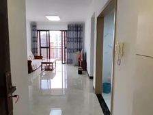 满五**,南向三居室,京鸿基首郡100平仅售95万