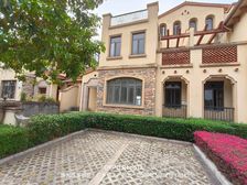 从化珠江流溪御景山顶别墅毛坯,环山临水花园200方两车位。