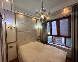南湖公园旁精装三居,南北通透仅79万
