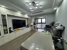 南北通透三居室 风荷丽景精装房439万