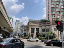 延安西路800平临街商铺出租,层高4米,免租期6个月