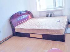 道外,红旗小区3楼,一室一厅一卫,交通便利,随时看房