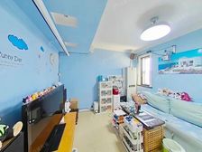 两室、地铁旁精装好房,拎包即住超省心!
