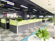 近千平国家软件园整层带会议室带家具