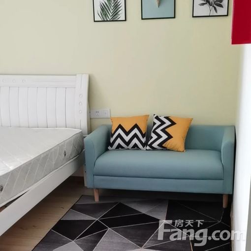 徐东地铁口精装一居室 业主直租2300元/月