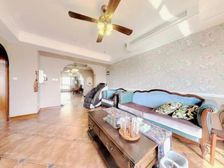 开发区 海鑫花园 3室2厅 147.68㎡ 230万