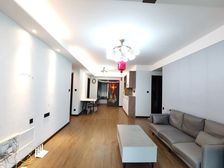 业主急售 朝南电梯房湖景豪华装修 送车位送家具 房东直卖