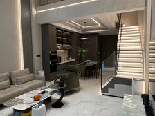 温江 彩叠园二期 5室3厅 261.08㎡ 559万