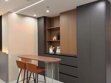 东创中心精装拎包入驻105平随时租金5500元/平米·