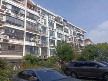 浦发绿城2801弄 一楼 临河景观 20平院子 近小区门口