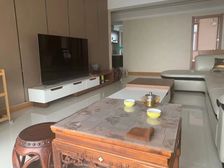 南向大三居 金太行132平诚意出售