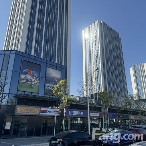 南站5000 公寓全国最大专业足球场唯一明火餐饮旺铺招租