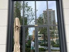 临街旺铺出租 56平层高5.9米 月租7000押一付三