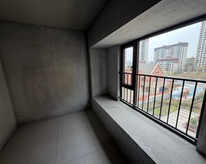 南北通透三居室 华侨城精装房仅45万