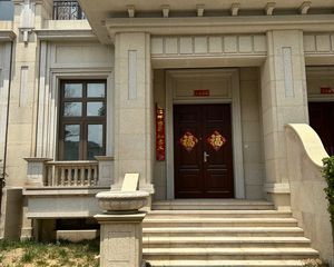 郑东新区 星联湾别墅 5室2厅 301.00㎡ 800万