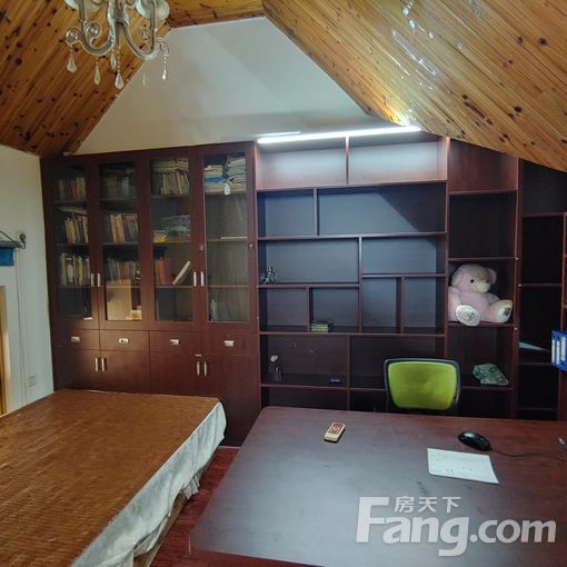 从化街口中心区莱茵水岸别墅 6室2厅 248㎡ 5900元/