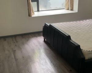 高新 翡翠半岛国际社区 2室2厅 83.00㎡ **万