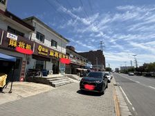 临街旺铺70平出租 层高3.5米 月租2200元
