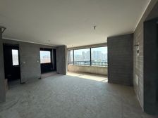 婺城 江河云锦 4室2厅 129.43㎡ 388万