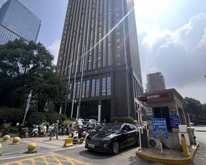 涂家冲地铁3分钟|商会大厦22楼精装写字楼带6个车位整体转让
