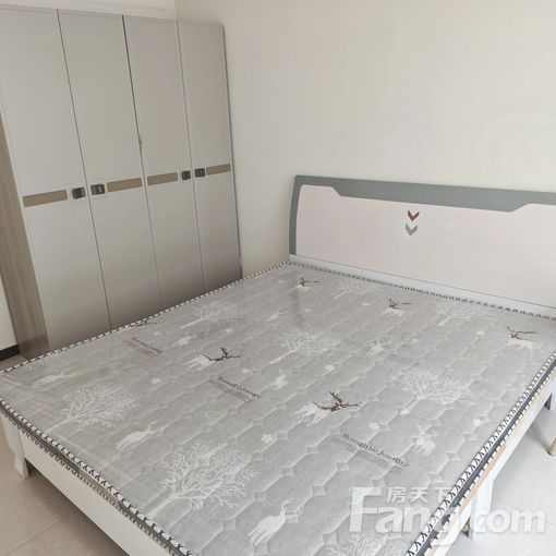 开发区衡百国际怡馨园98平米整租