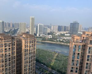 瑞升橡树林华府2室2厅1卫东朝向178.00万元出售