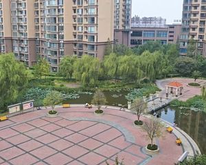 地段-小区-楼位-楼层-户型都好 稀缺房 边户大阳台 诚售