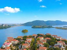 香泉湖度假中心(别墅)8室3厅3卫南北朝向260.00万元出售