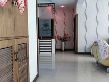 红日花园4室2厅2卫东南朝向56.00万元出售