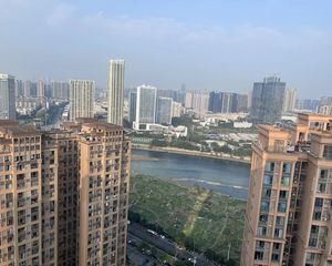 瑞升橡树林华府3室2厅1卫东朝向169.00万元出售