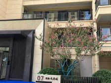 真诚急售,即墨古城南龙湖龙誉城,看湖看山,毛胚,三居