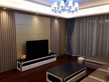 房东包税、无中j费,成本同新房!总高17层,东边户,采光好