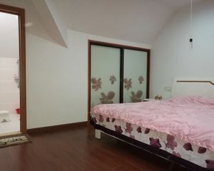 诚心卖洪城比华利5楼复式4室2厅