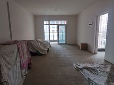 龙泉驿 泰华锦城 4室2厅 附赠配套车位!