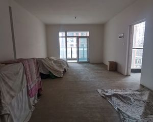 龙泉驿 泰华锦城 4室2厅 附赠配套车位!