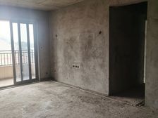 佛山南向四居室 122平仅售73万 业主诚心出售