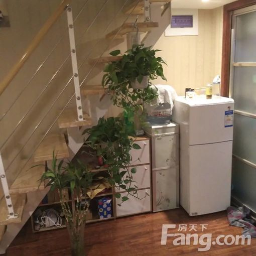  ���ŵ̿�·������Ȫ����70ƽ���� 2��1��1�� 