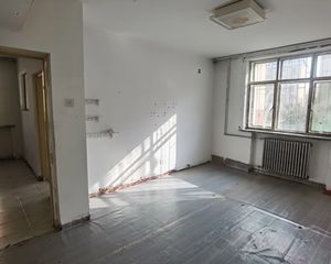 吉房急售!!!让胡路 银北小区三期 2室1厅